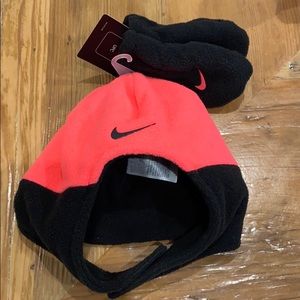 NEW Nike Infant Fleece Hat & Mitten Set